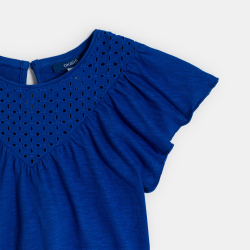 تيشيرت أزرق بأكمام قصيرة...